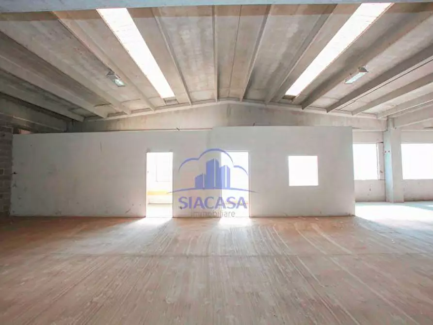 Immagine 4 di Capannone industriale in vendita  a Gessate