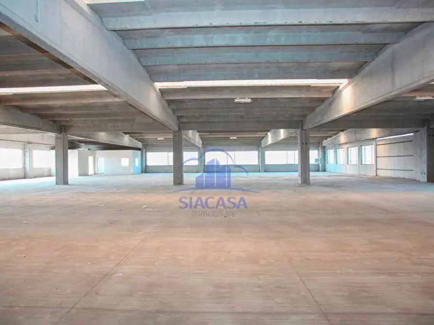 Immagine 5 di Capannone industriale in vendita  a Gessate