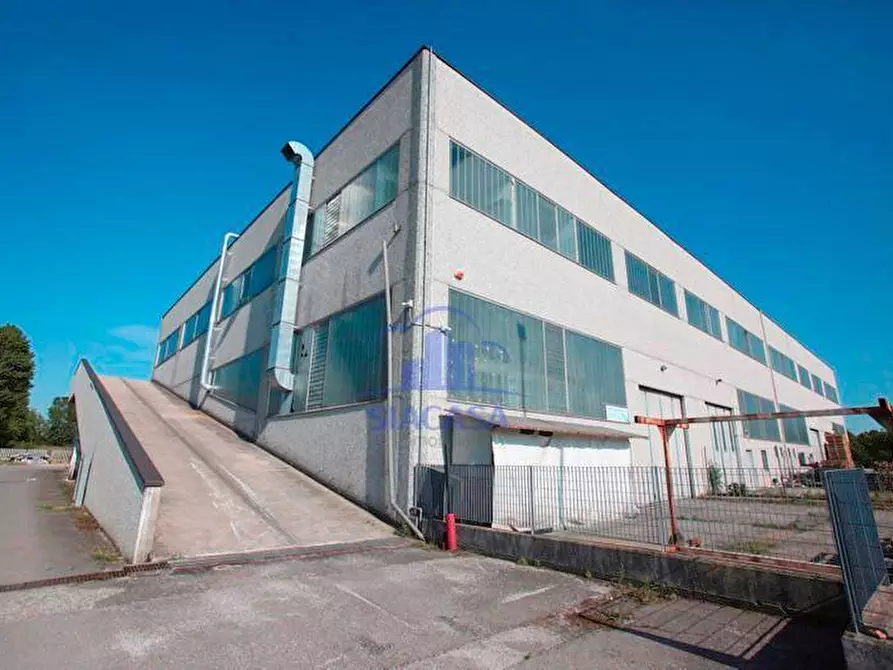 Immagine 9 di Capannone industriale in vendita  a Gessate