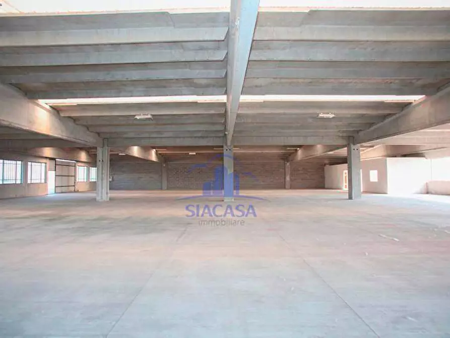 Immagine 11 di Capannone industriale in vendita  a Gessate