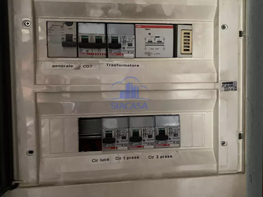 Immagine 15 di Ufficio in vendita  a Cavenago Di Brianza