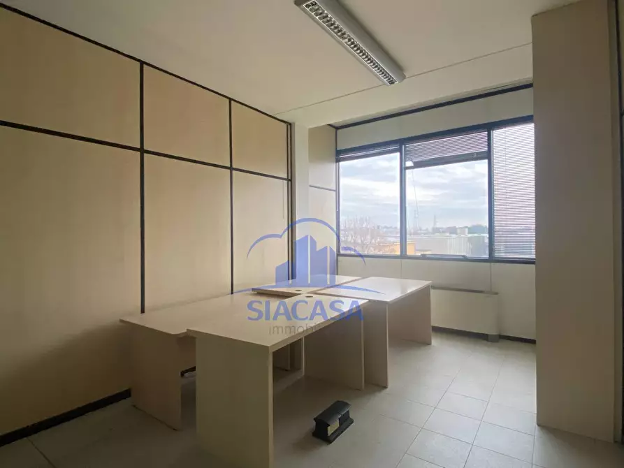 Immagine 4 di Ufficio in vendita  a Arcore