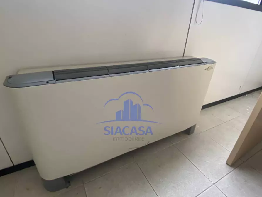 Immagine 20 di Ufficio in vendita  a Arcore