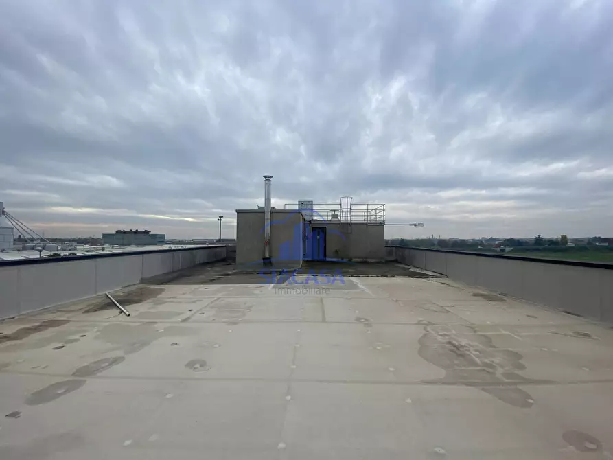 Immagine 24 di Ufficio in vendita  a Arcore