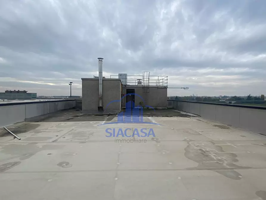 Immagine 25 di Ufficio in vendita  a Arcore