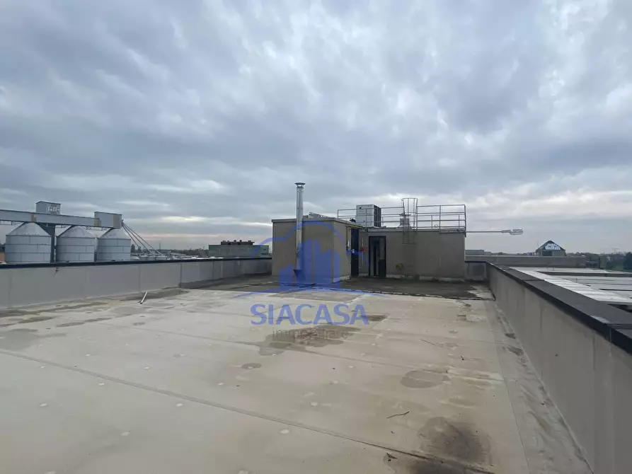 Immagine 26 di Ufficio in vendita  a Arcore