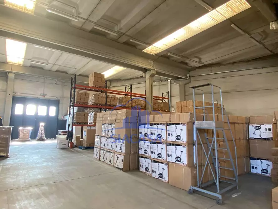 Immagine 6 di Capannone industriale in vendita  a Desio