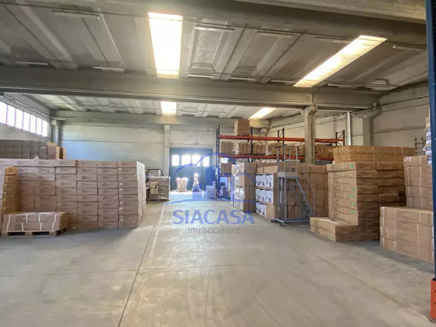Immagine 7 di Capannone industriale in vendita  a Desio
