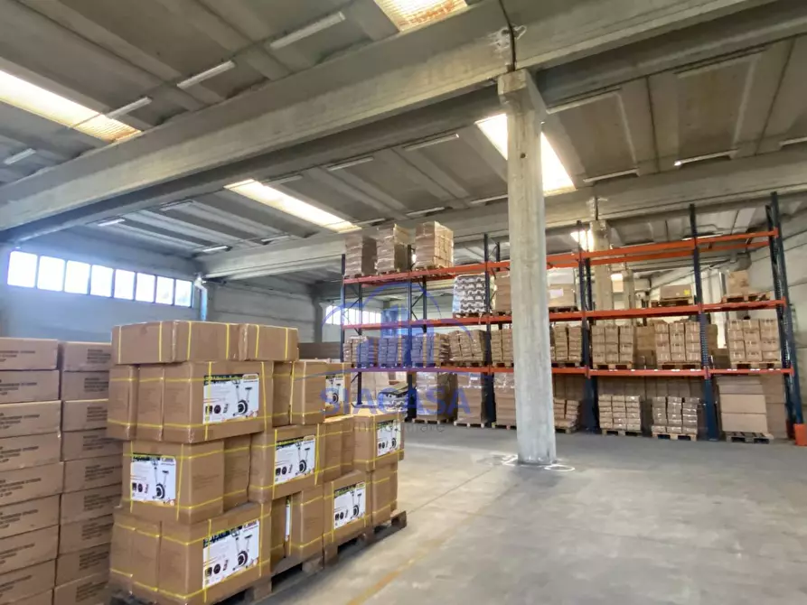 Immagine 9 di Capannone industriale in vendita  a Desio