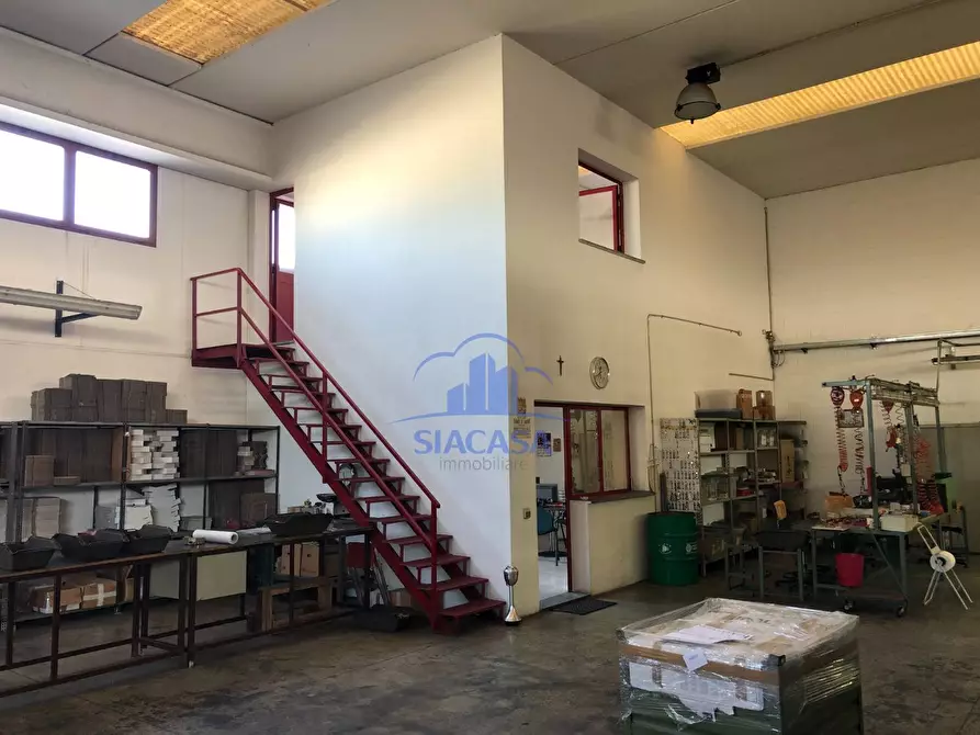 Immagine 1 di Capannone industriale in vendita  a Trezzo Sull'adda