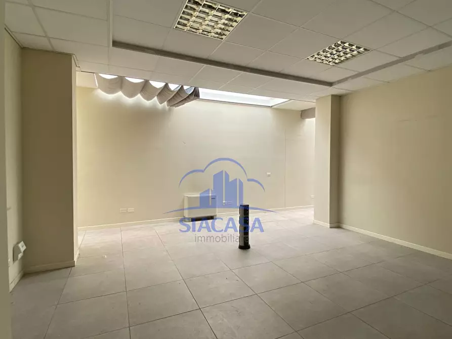 Immagine 8 di Ufficio in affitto  a Inzago