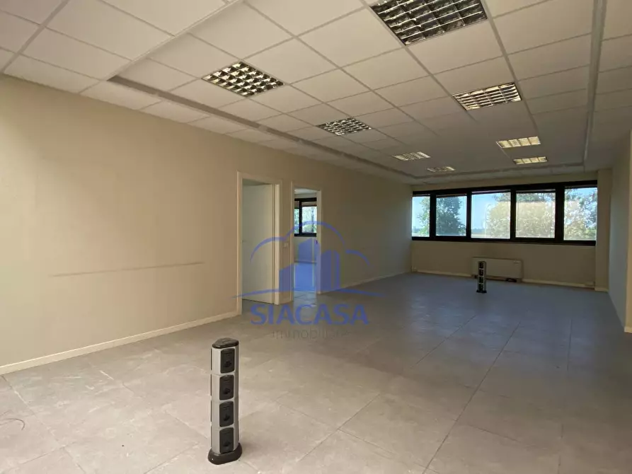Immagine 11 di Ufficio in affitto  a Inzago