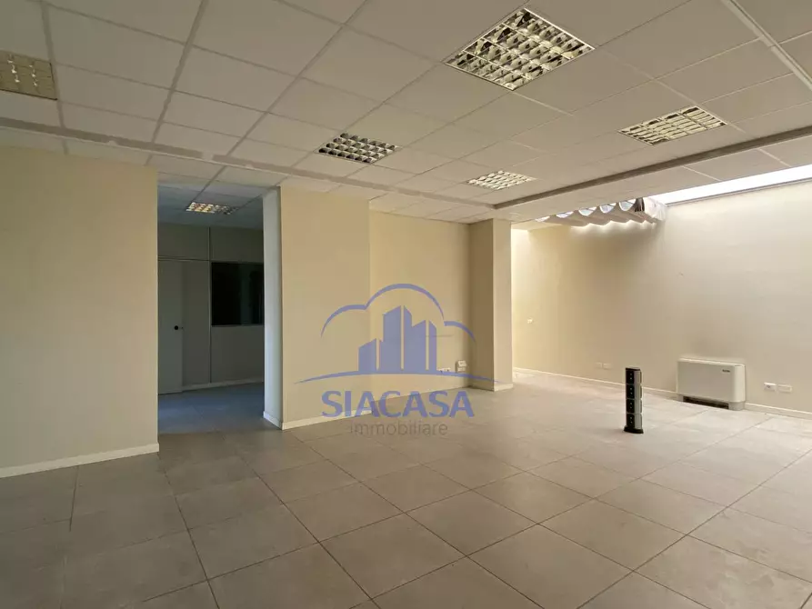 Immagine 14 di Ufficio in affitto  a Inzago