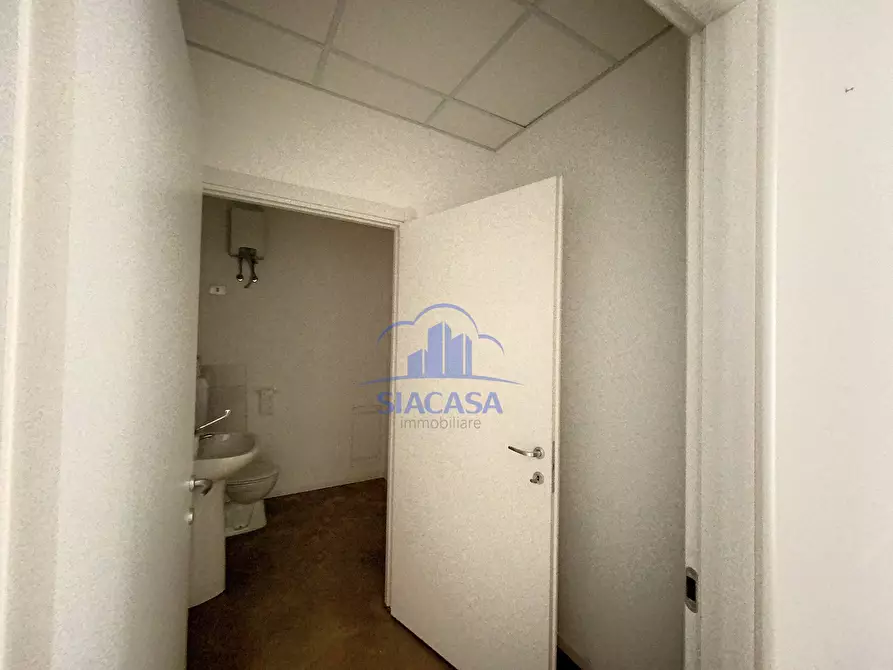 Immagine 4 di Ufficio in affitto  a Trezzo Sull'adda