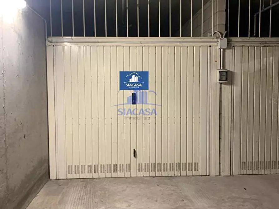 Immagine 2 di Box auto in vendita  in Piazza Marconi a Vimercate