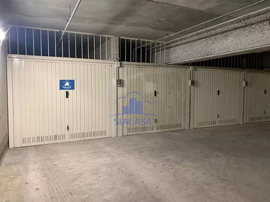 Immagine 3 di Box auto in vendita  in Piazza Marconi a Vimercate