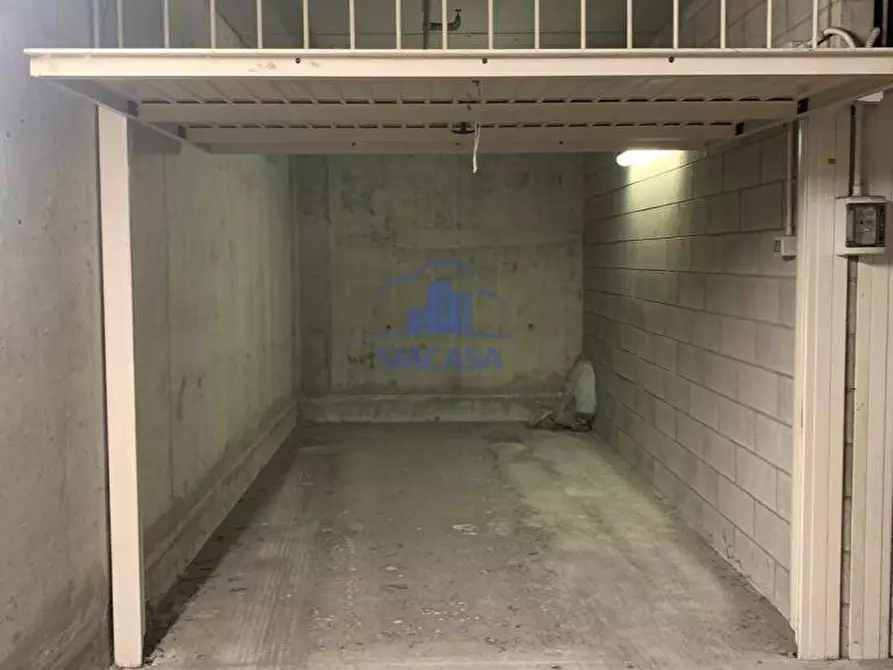 Immagine 4 di Box auto in vendita  in Piazza Marconi a Vimercate