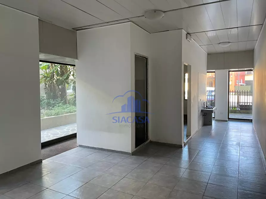 Immagine 7 di Negozio in affitto  a Trezzo Sull'adda