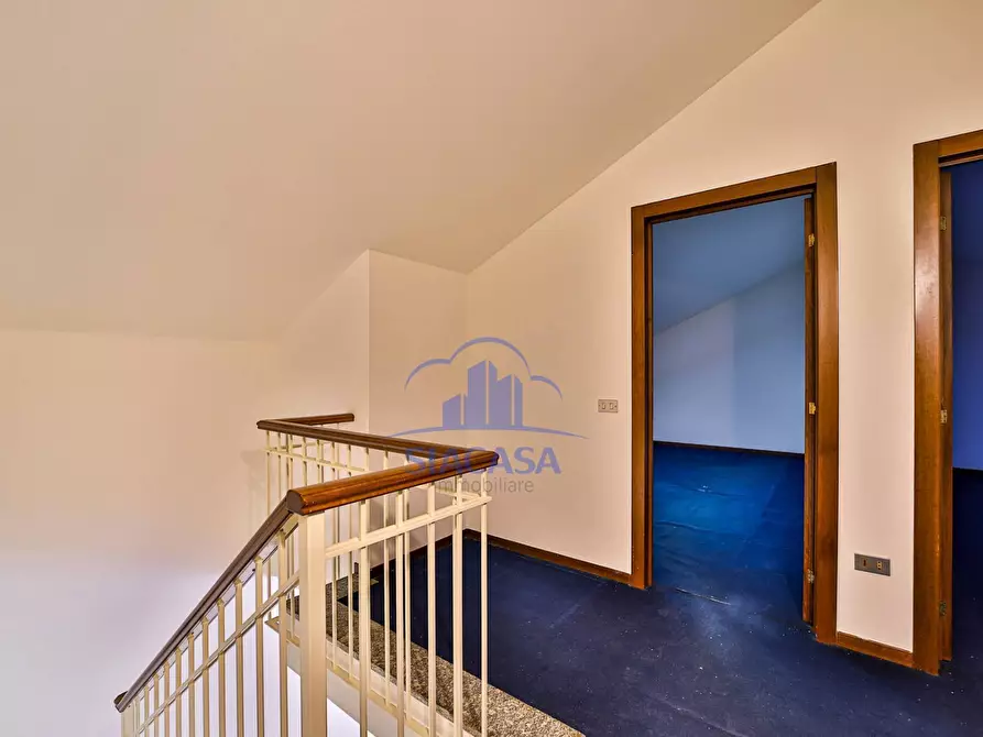 Immagine 24 di Appartamento in vendita  in Ugo Foscolo a Lesmo