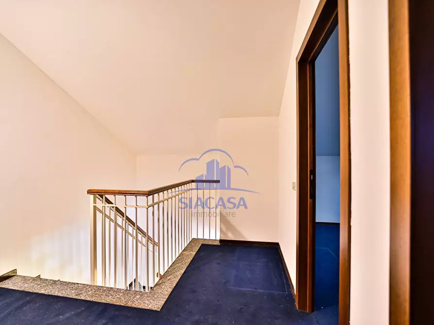 Immagine 25 di Appartamento in vendita  in Ugo Foscolo a Lesmo