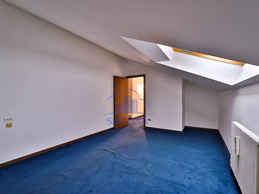 Immagine 28 di Appartamento in vendita  in Ugo Foscolo a Lesmo