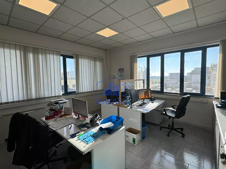 Immagine 25 di Capannone industriale in affitto  a Masate