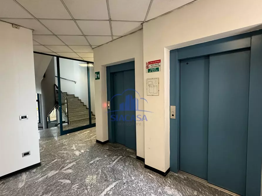 Immagine 7 di Ufficio in vendita  a Cinisello Balsamo