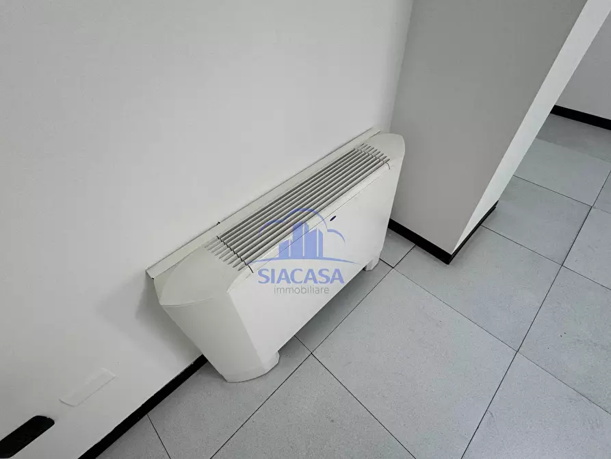 Immagine 23 di Ufficio in vendita  in via Magellano a Concorezzo