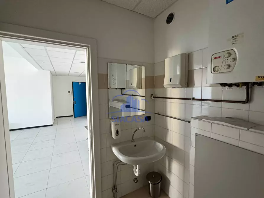 Immagine 29 di Ufficio in vendita  in via Magellano a Concorezzo