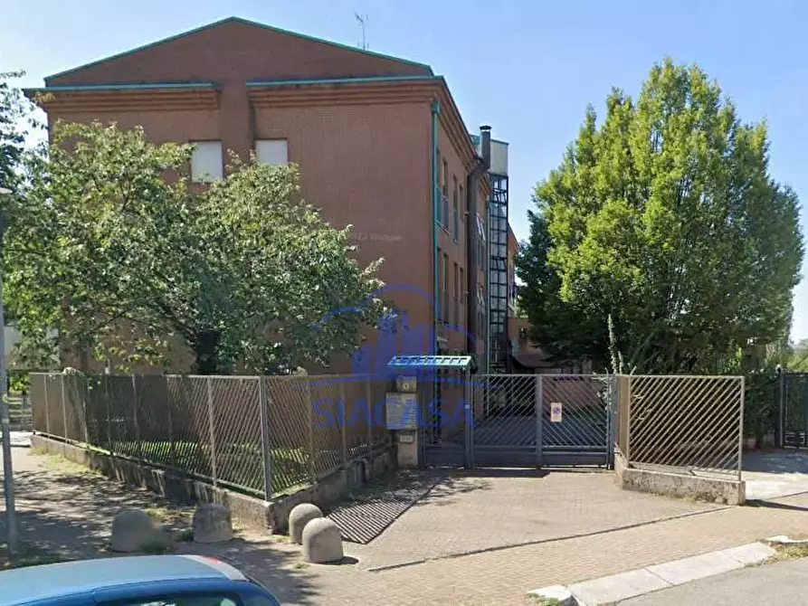 Immagine 3 di Box auto in vendita  in via Bernini a Cinisello Balsamo