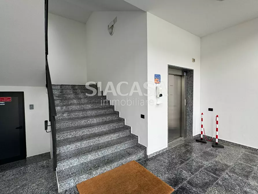 Immagine 20 di Capannone industriale in affitto  a Caponago