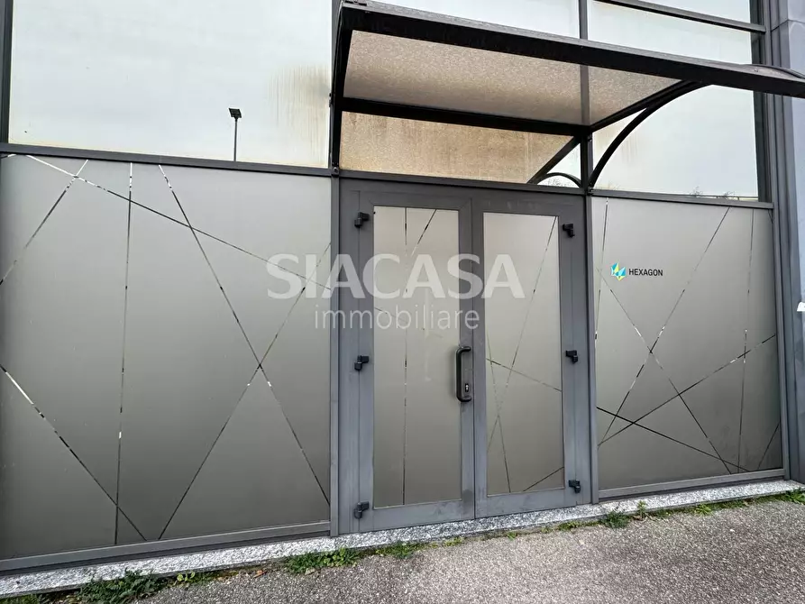 Immagine 22 di Capannone industriale in affitto  a Caponago