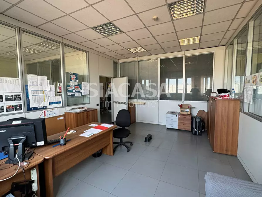 Immagine 20 di Capannone industriale in affitto  a Brugherio