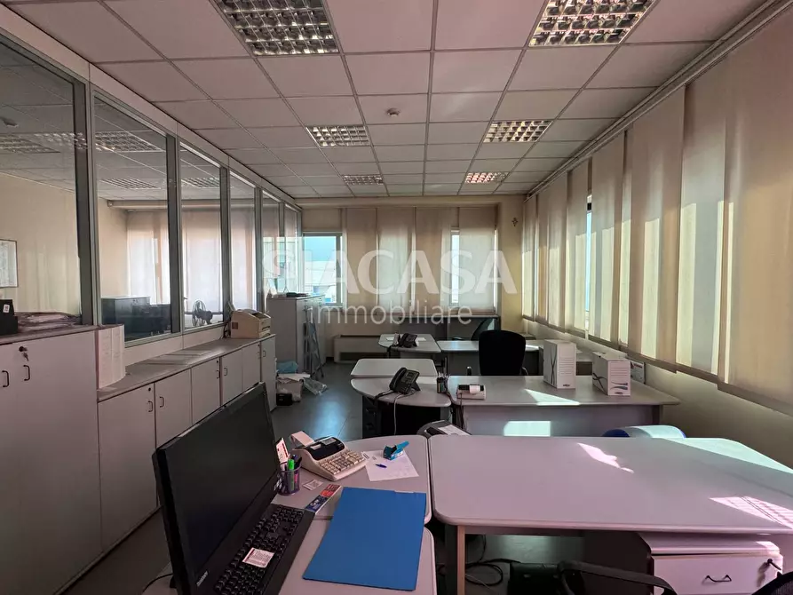 Immagine 29 di Capannone industriale in affitto  a Brugherio