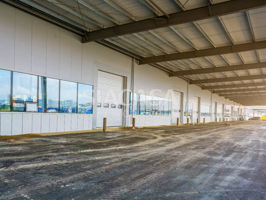 Immagine 2 di Capannone industriale in vendita  a Cologno Monzese