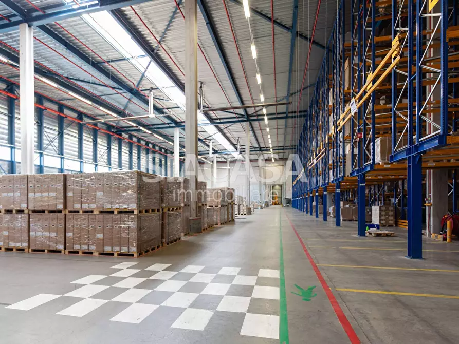 Immagine 9 di Capannone industriale in vendita  a Cologno Monzese