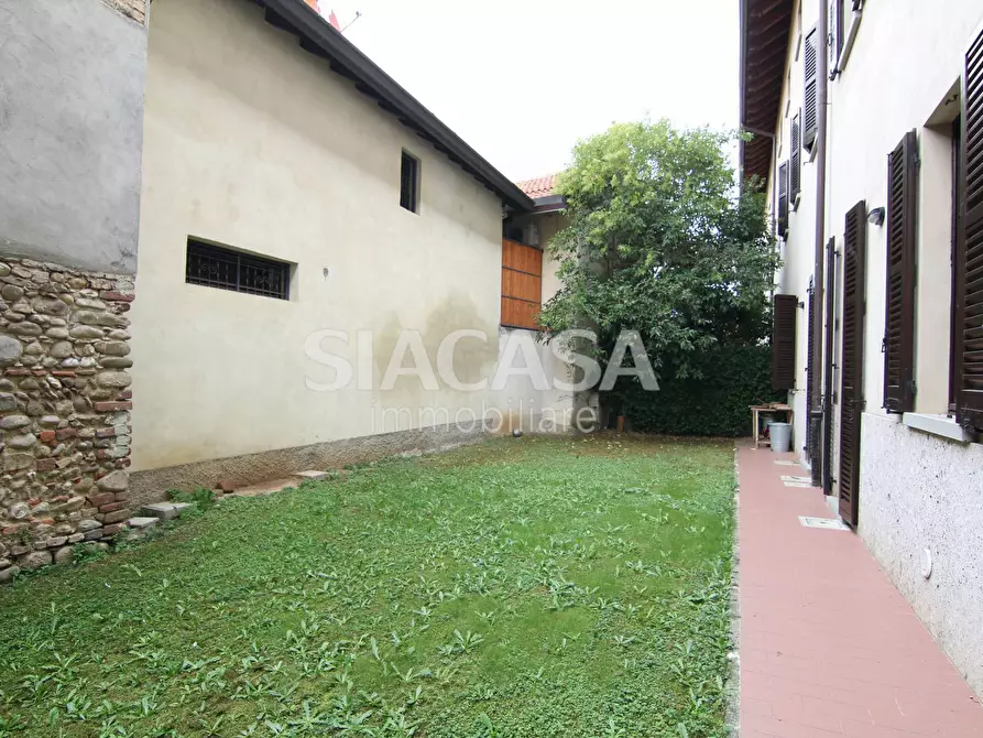 Immagine 29 di Appartamento in affitto  in via Borromeo a Vimercate