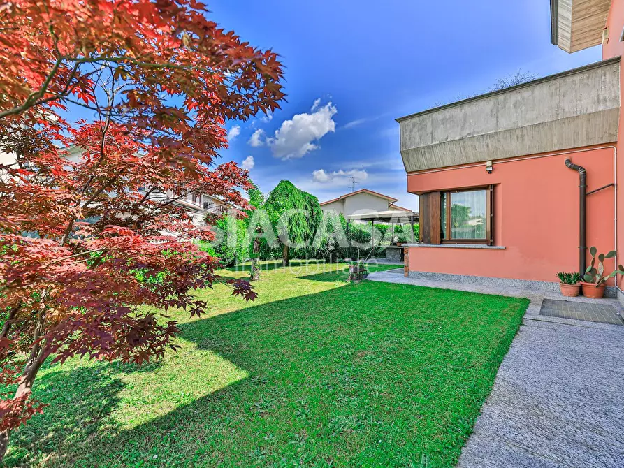 Immagine 4 di Villa in vendita  in via Salvador Allende a Bernareggio