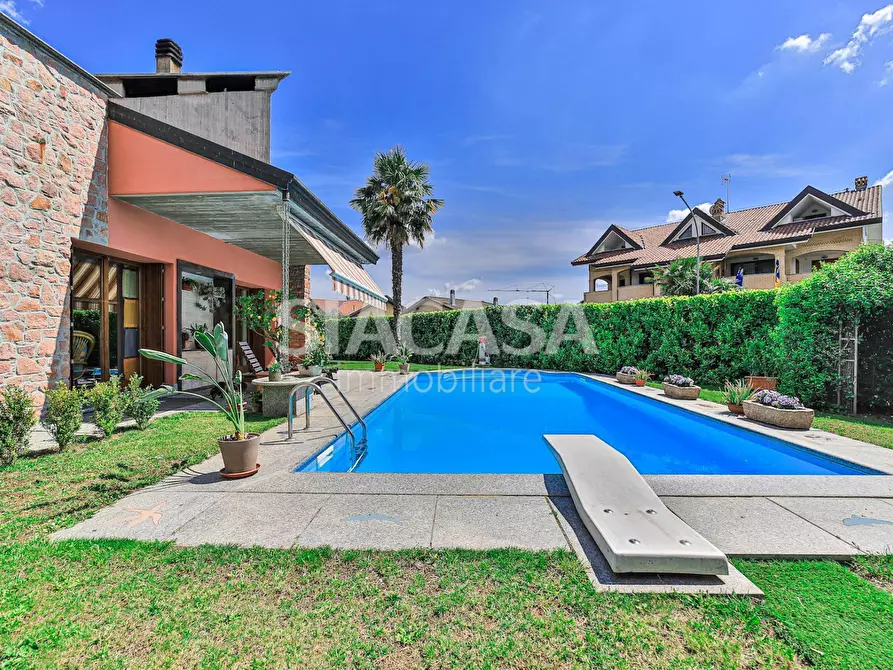 Immagine 6 di Villa in vendita  in via Salvador Allende a Bernareggio