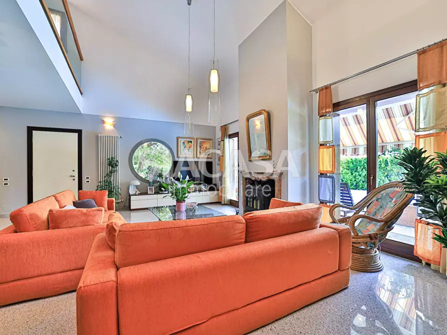 Immagine 11 di Villa in vendita  in via Salvador Allende a Bernareggio