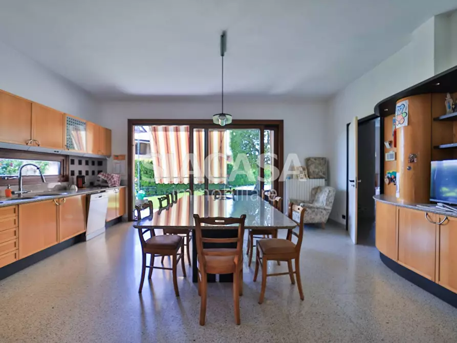 Immagine 25 di Villa in vendita  in via Salvador Allende a Bernareggio