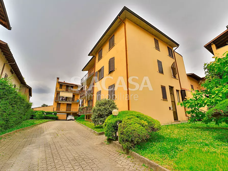 Immagine 2 di Appartamento in vendita  in via Indipendenza a Mezzago