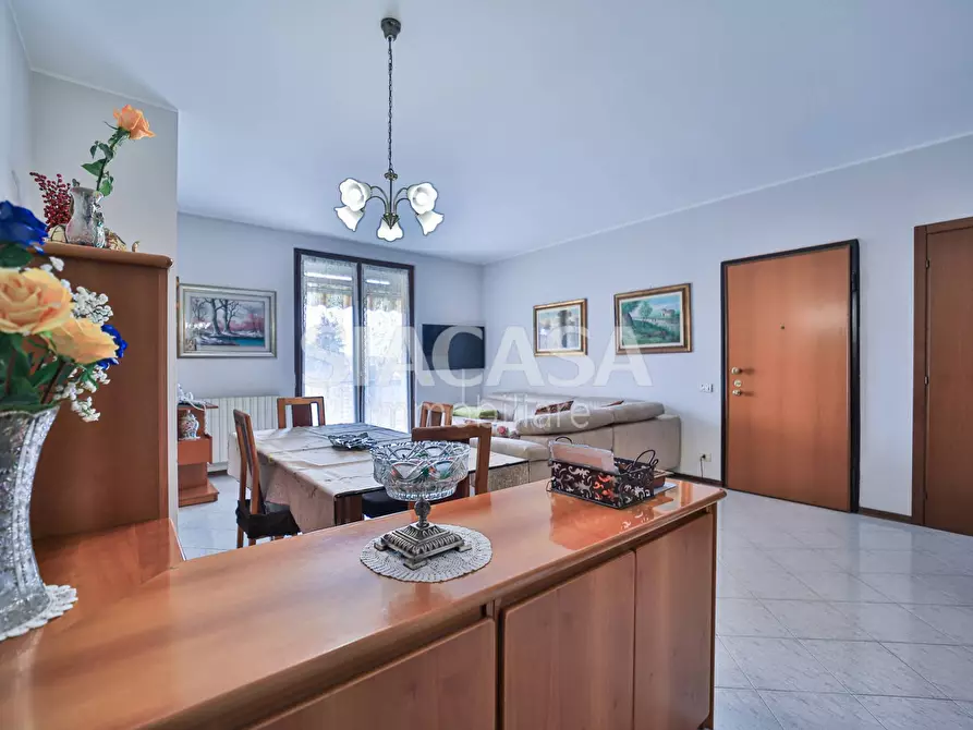 Immagine 4 di Appartamento in vendita  in via Indipendenza a Mezzago