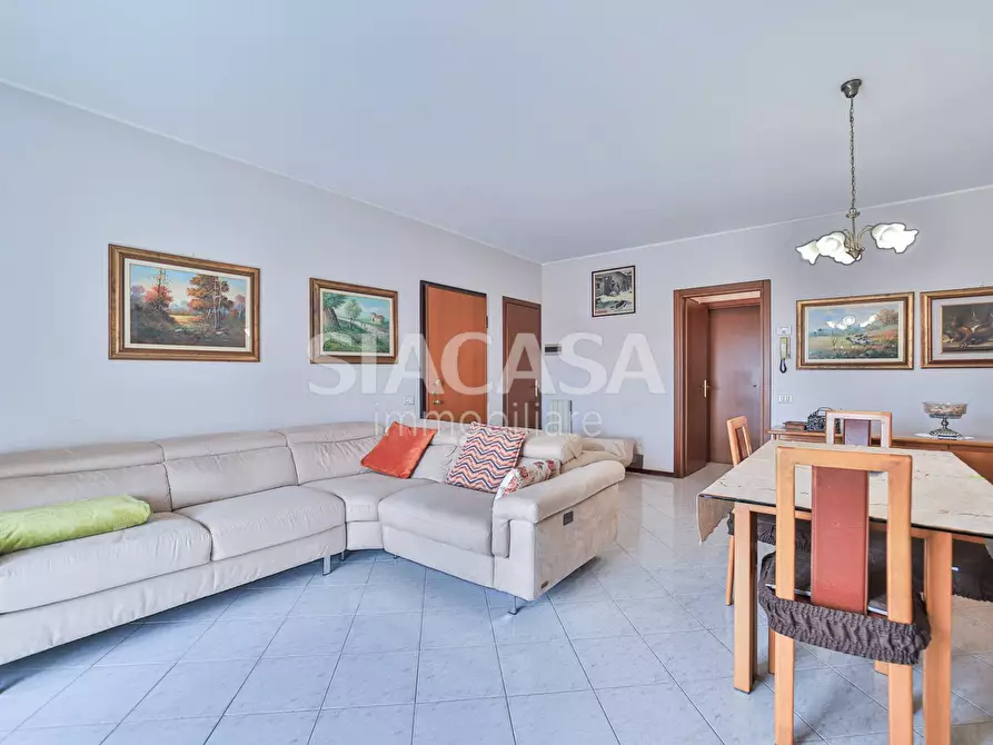 Immagine 6 di Appartamento in vendita  in via Indipendenza a Mezzago