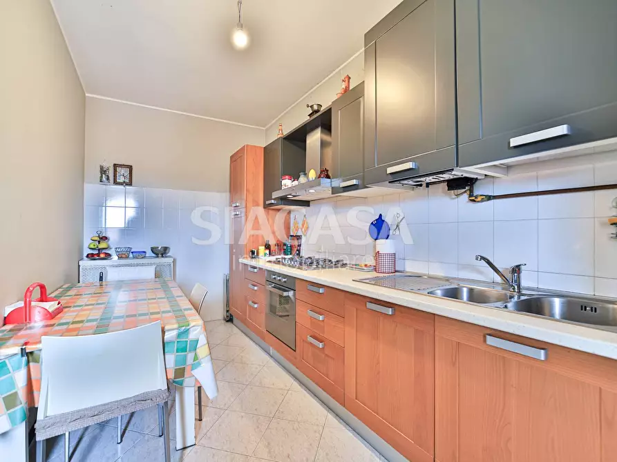 Immagine 11 di Appartamento in vendita  in via Indipendenza a Mezzago