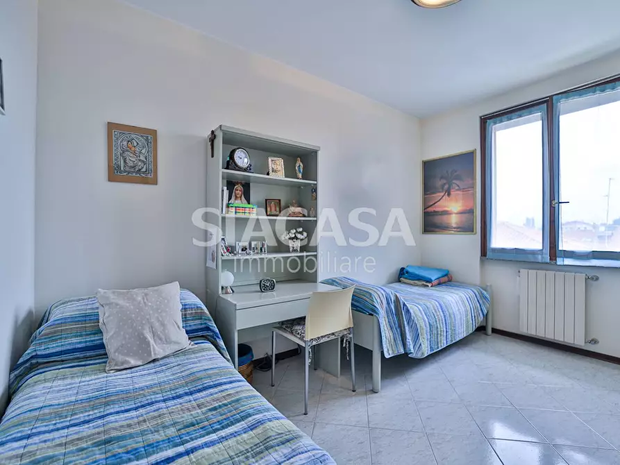 Immagine 19 di Appartamento in vendita  in via Indipendenza a Mezzago