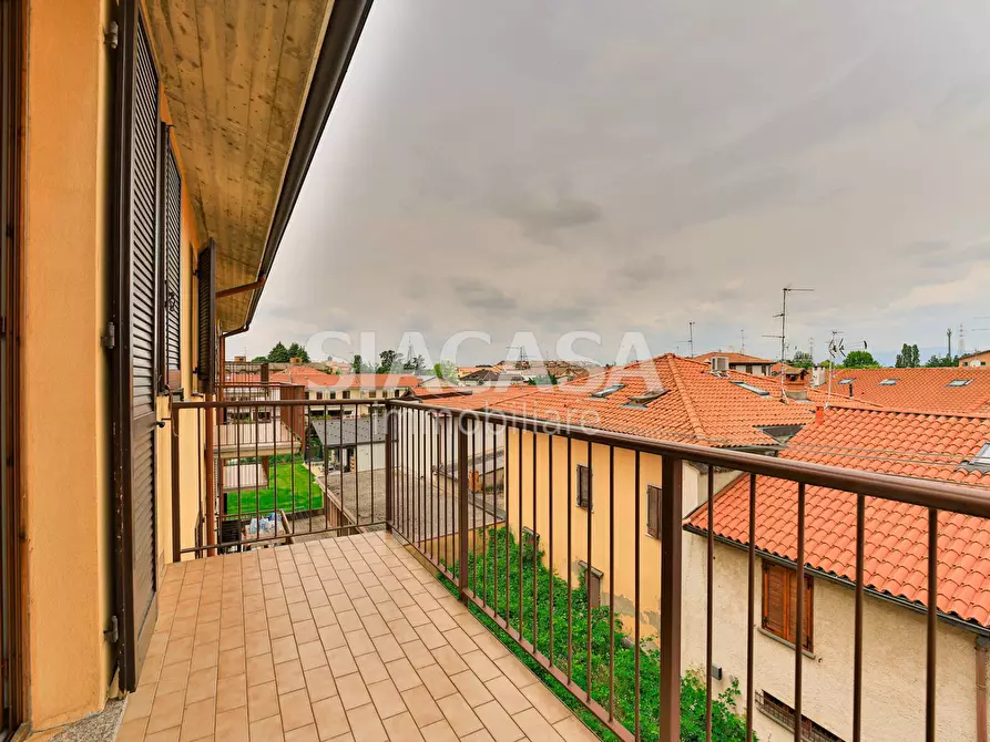 Immagine 27 di Appartamento in vendita  in via Indipendenza a Mezzago