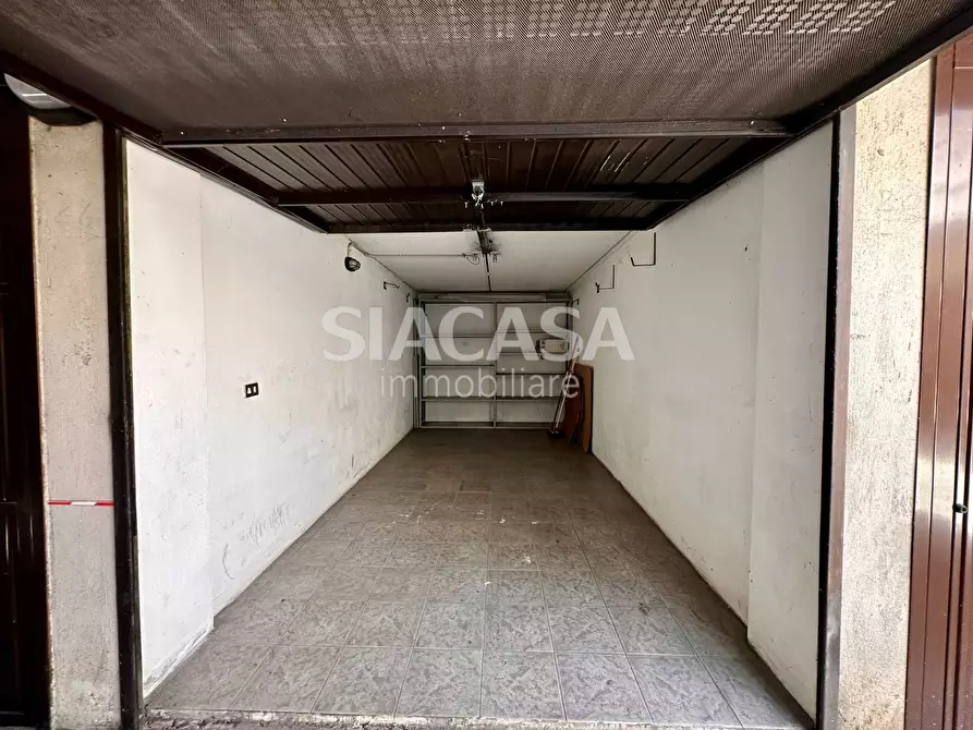 Immagine 9 di Box auto in vendita  in via Cristo Risorto a Cassano D'adda