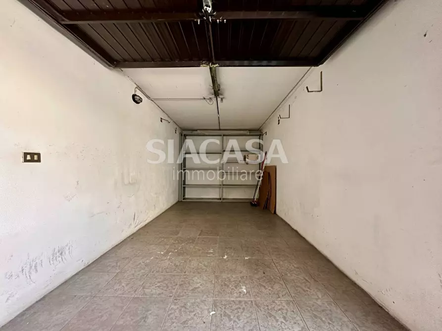 Immagine 10 di Box auto in vendita  in via Cristo Risorto a Cassano D'adda