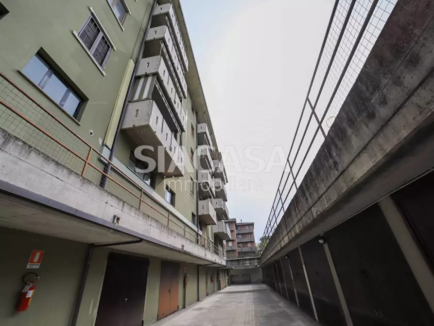 Immagine 15 di Box auto in vendita  in via Cristo Risorto a Cassano D'adda